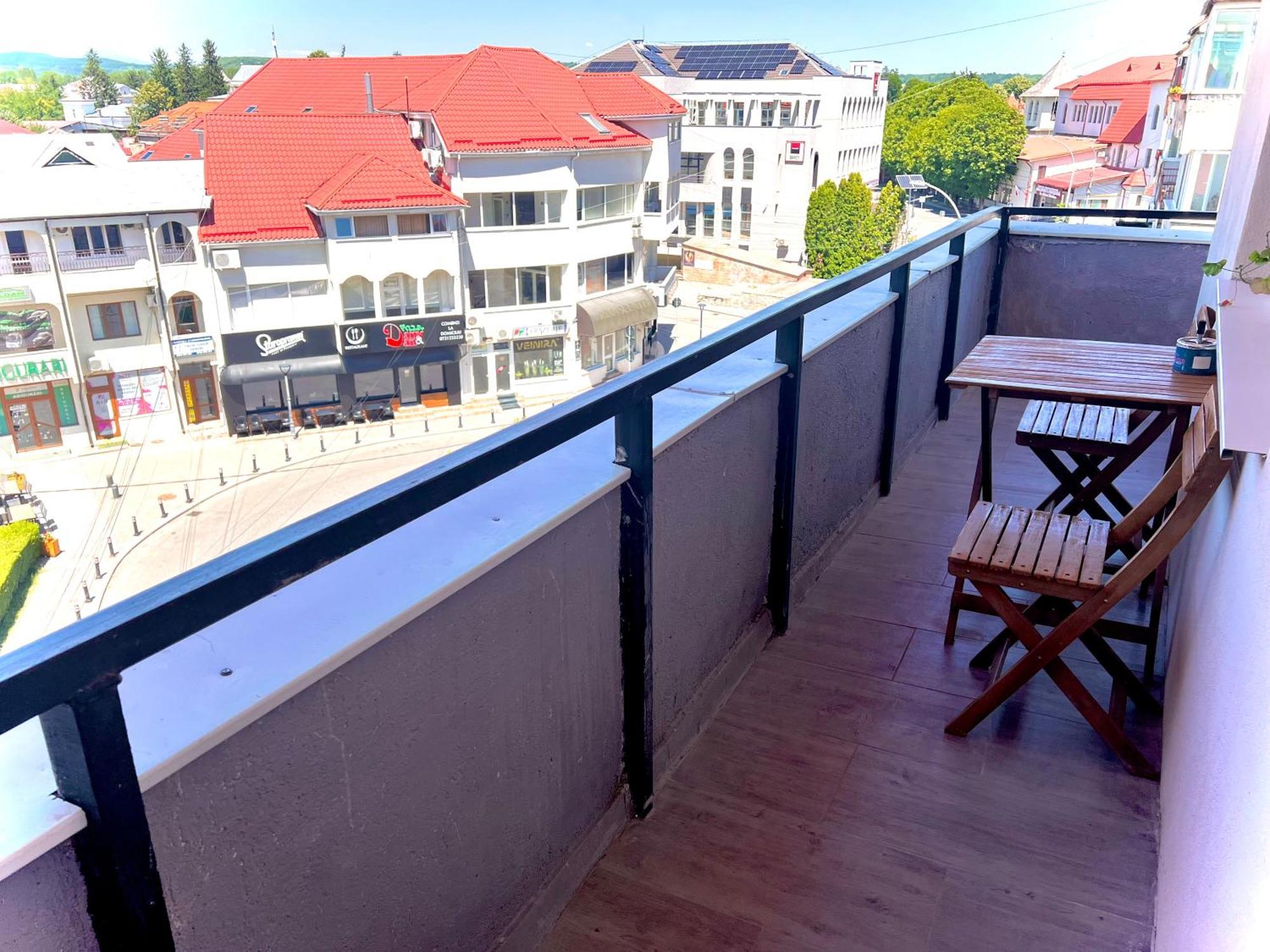 Old Town View- Ultracentral Apartment Τιργκόβιστε Εξωτερικό φωτογραφία